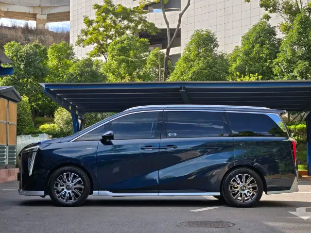 GAC Trumpchi E9 — Фото автомобиля 2