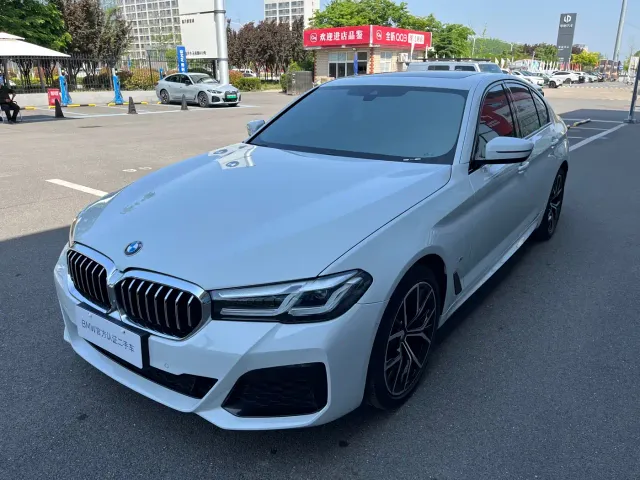 Фотография автомобиля — BMW 5 Series