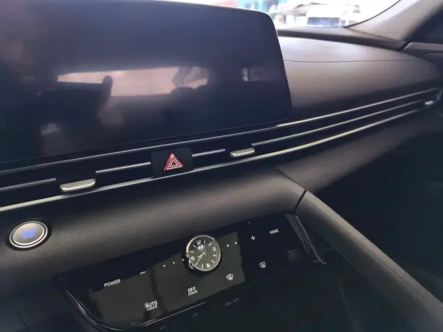 Hyundai Elantra — Фото автомобиля 8