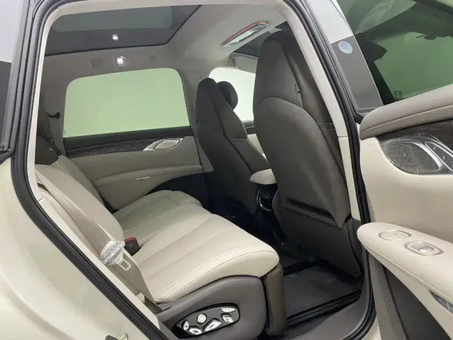 IM Motors LS7 — Фото автомобиля 25