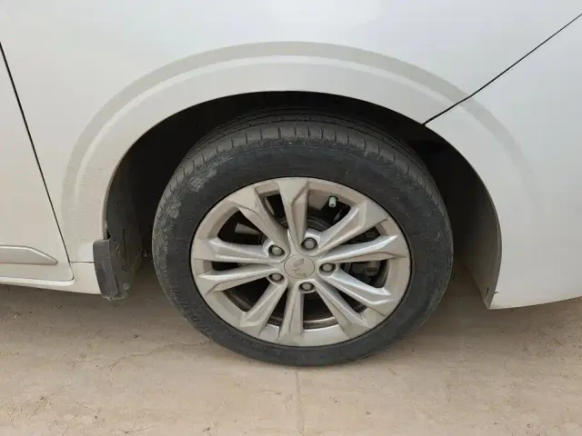 Wuling Jiachen — Фото автомобиля 6