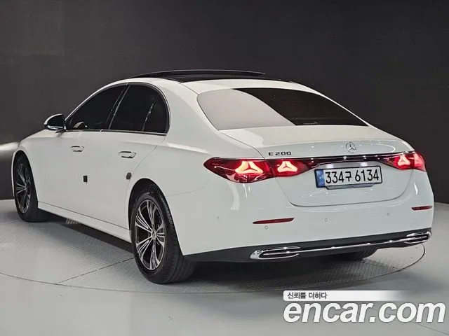 Mercedes-Benz E-Class W214 — Фото автомобиля 3
