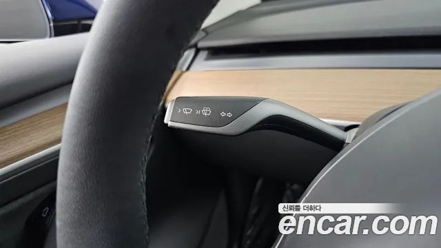 Tesla Model 3 — Фото автомобиля 23