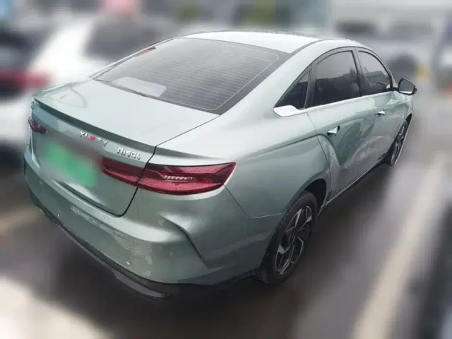 Geely Geometry G6 — Фото автомобиля 9
