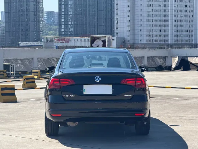 Volkswagen Bora — Фото автомобиля 5