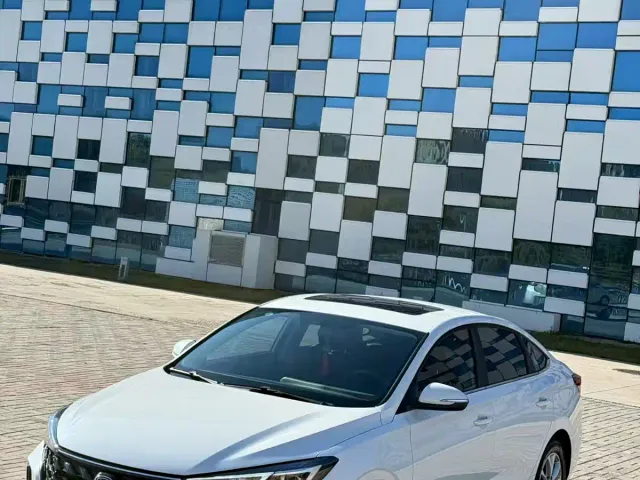 Changan Eado — Фото автомобиля 10