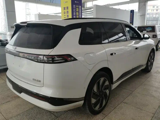 Dongfeng eπ 008 — Фото автомобиля 3