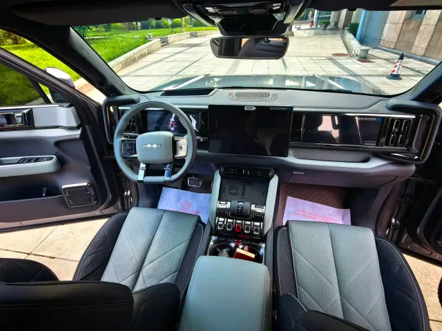 BYD FangChengBao Leopard 5 — Фото автомобиля 11