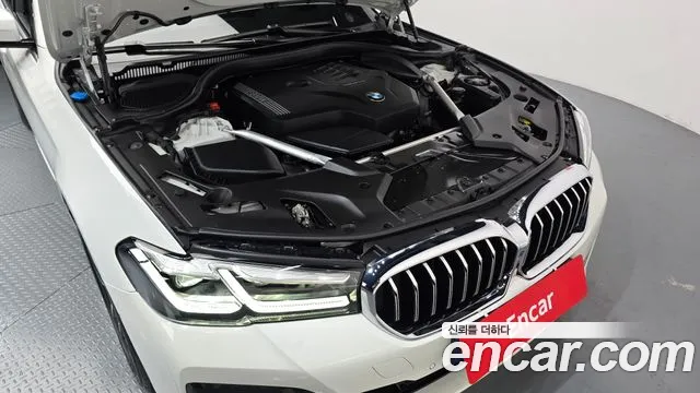 BMW 5 Series G30 — Фото автомобиля 6