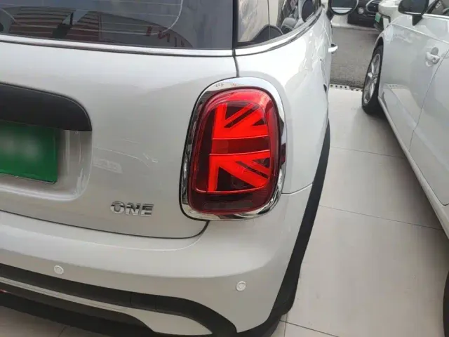 MINI Hatch — Фото автомобиля 7