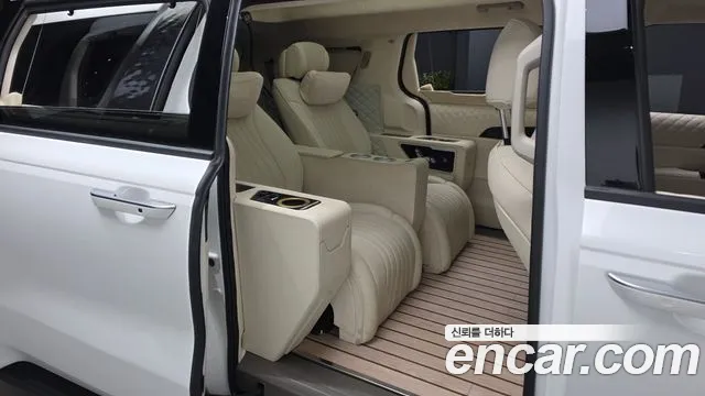 Kia Canival Carnival 4 поколение Бензин 7 мест Hi-Limousine(Спецкузов) — Фото автомобиля 12