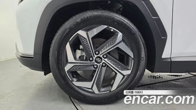 Hyundai Tucson Tucson (NX4) Бензин 1.6 турбо 2WD — Фото автомобиля 5