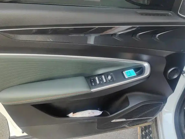 Geely Boyue — Фото автомобиля 7