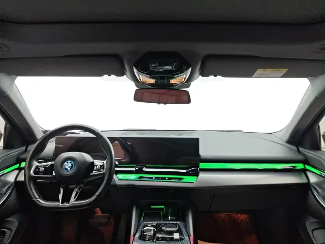 BMW i5 — Фото автомобиля 5