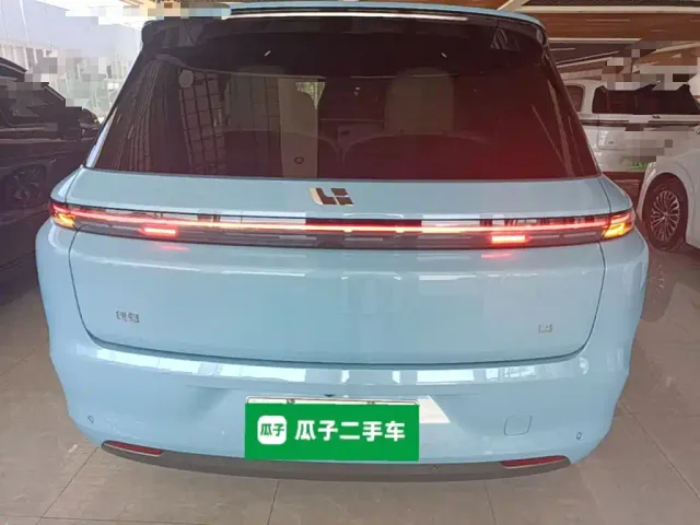 Li Auto L8 — Фото автомобиля 3