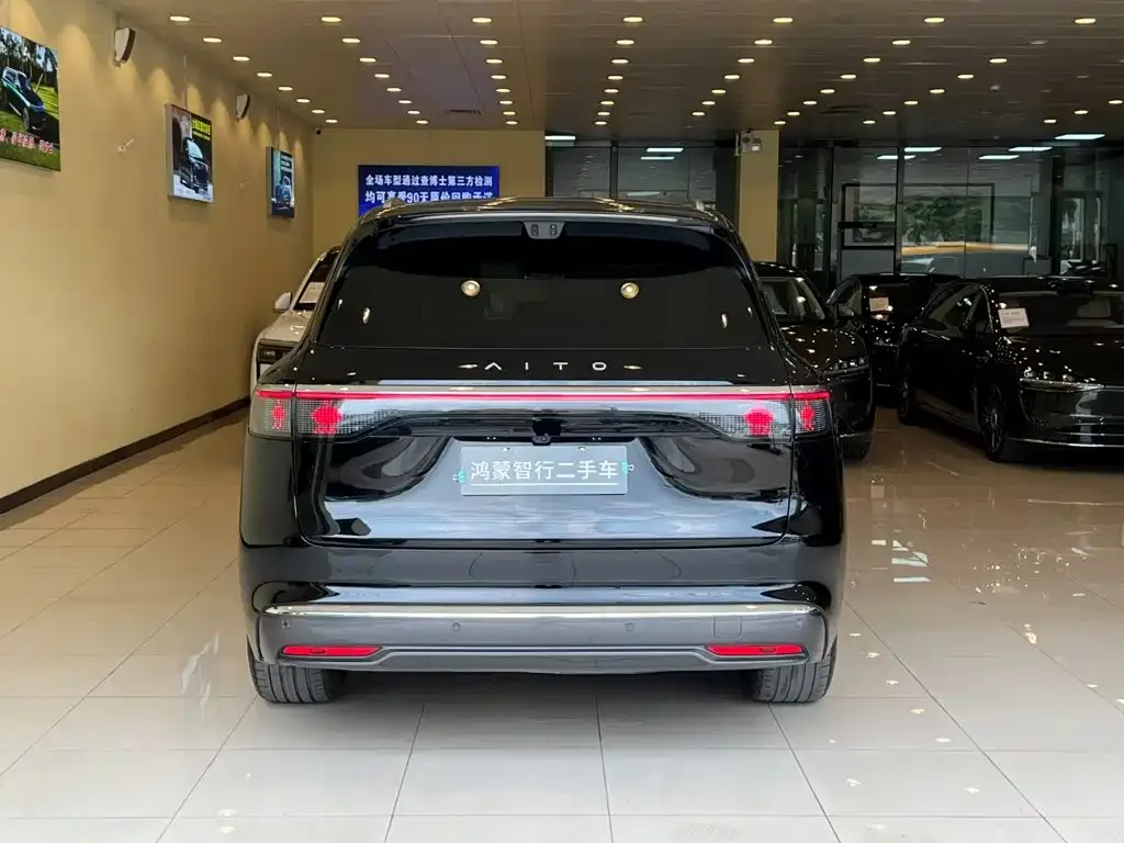 AITO Wenjie AITO M8 2025 Range Extender Max+ Edition 53.4kWh 5-seater — Фото автомобиля 8