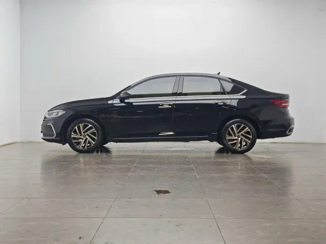 Volkswagen Lavida — Фото автомобиля 10
