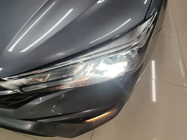 Roewe i5 — Фото автомобиля 23