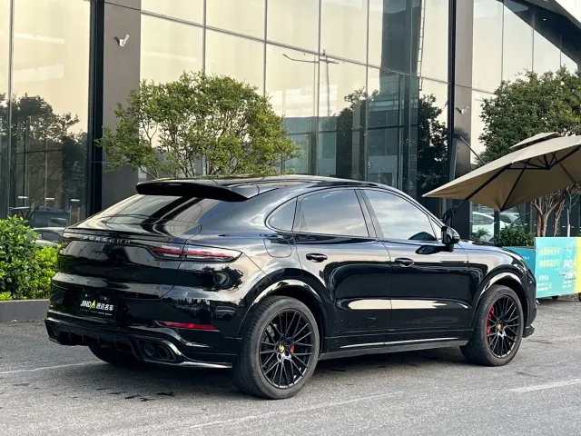 Porsche Cayenne — Фото автомобиля 11