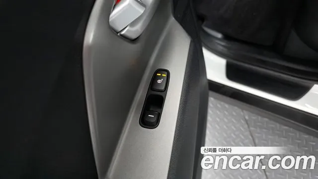 Kia Niro — Фото автомобиля 25