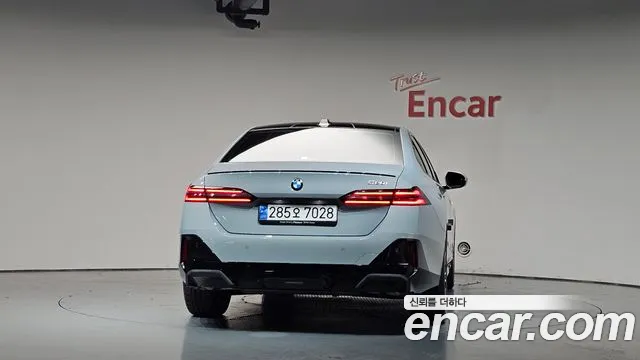 BMW 5-Series — Фото автомобиля 3