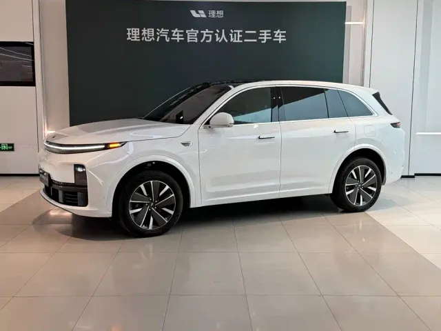 Li Auto L7 — Фото автомобиля 3
