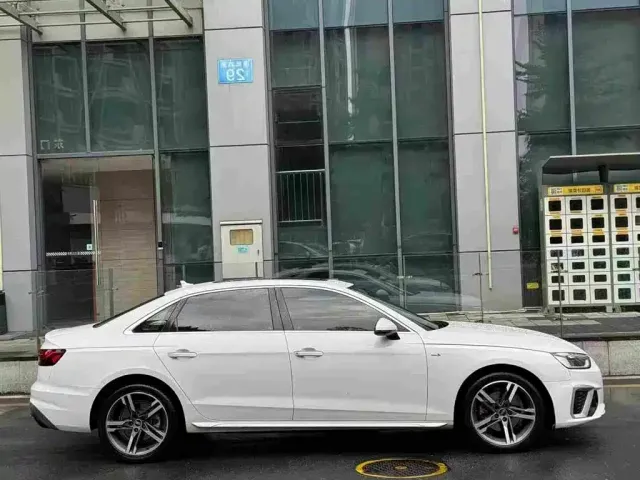 Audi A4L — Фото автомобиля 4
