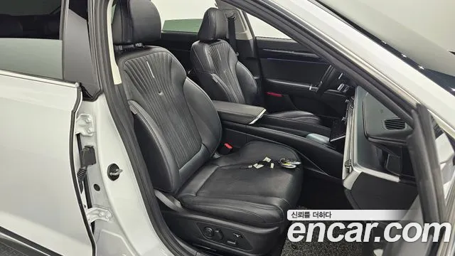 Hyundai Grandeur GN7 — Фото автомобиля 18