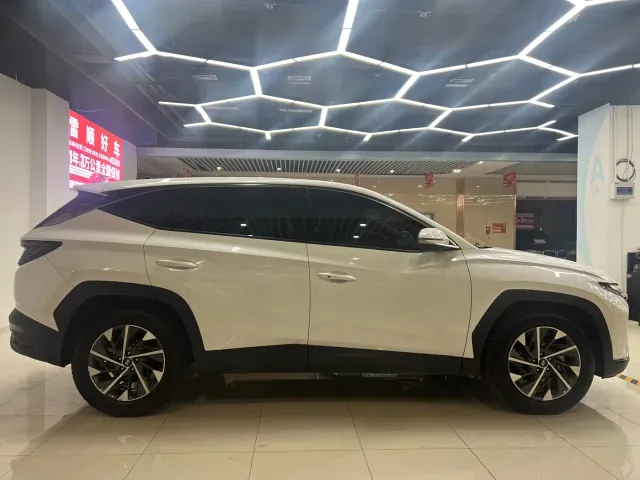 Hyundai Tucson — Фото автомобиля 8