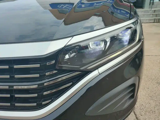 Volkswagen Passat — Фото автомобиля 23