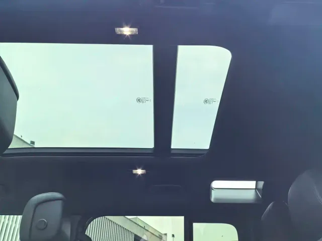 Land Rover Defender — Фото автомобиля 11
