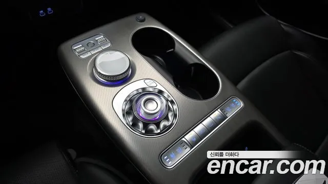 Genesis GV60 — Фото автомобиля 12