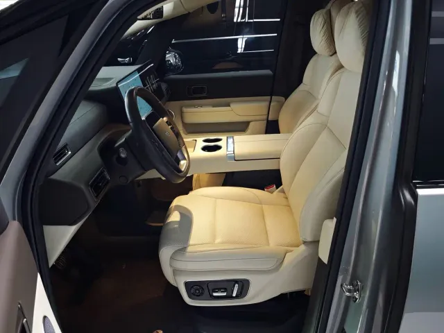 Li Auto MEGA — Фото автомобиля 9