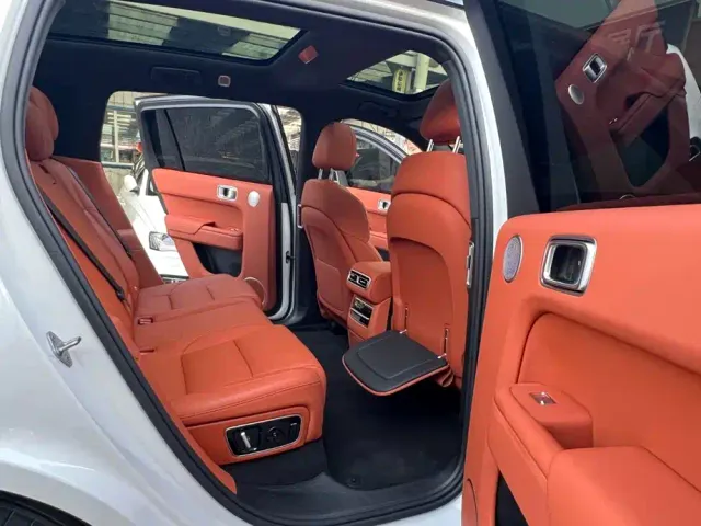 Li Auto L7 — Фото автомобиля 17