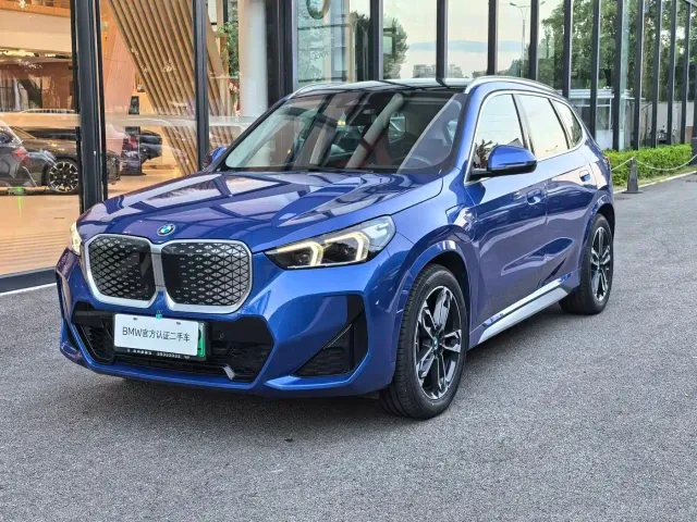 Фотография автомобиля — BMW iX1