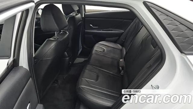 Hyundai Avante CN7 — Фото автомобиля 11