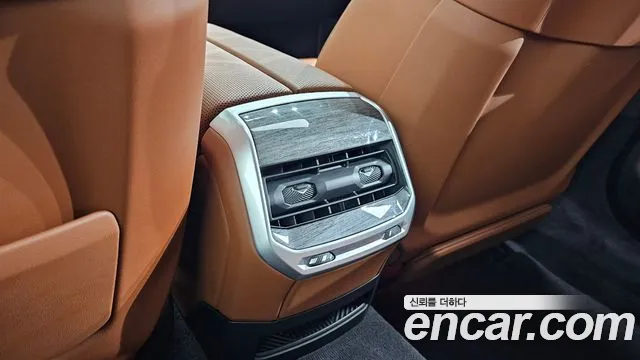 BMW 7-Series 7 серия (G70) 740i xDrive M Sport — Фото автомобиля 28