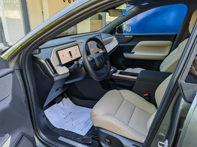Volvo XC70 Plug-in Hybrid — Фото автомобиля 8