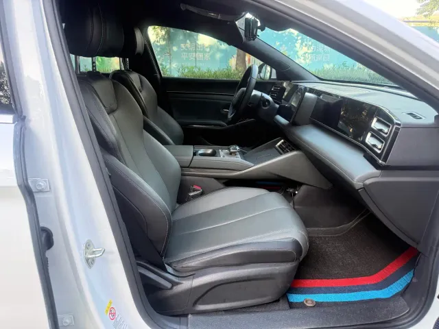 BYD Qin L — Фото автомобиля 6