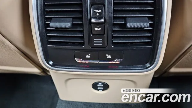 Porsche Macan — Фото автомобиля 18