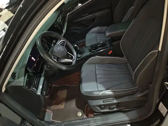 Volkswagen Passat — Фото автомобиля 14