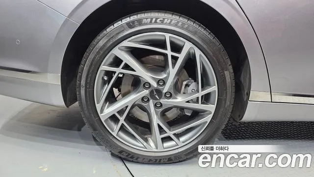 Genesis G90 Бензин 3.5 турбо AWD — Фото автомобиля 18
