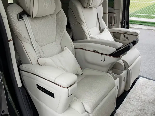 Lexus LM — Фото автомобиля 11