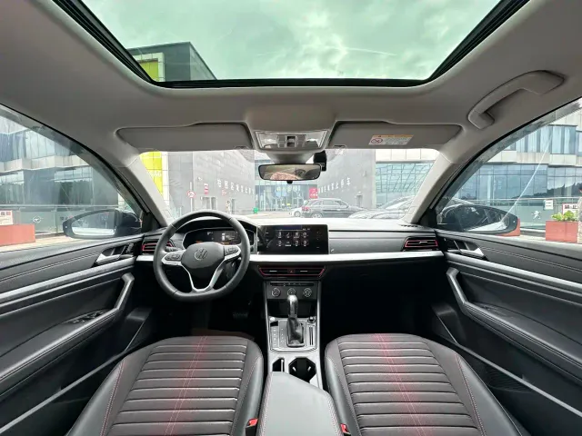 Volkswagen Lavida — Фото автомобиля 4