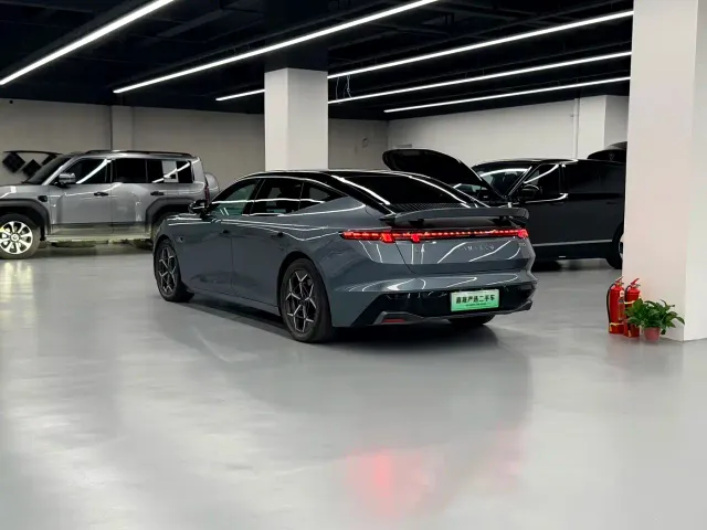Lynk & Co Z10 — Фото автомобиля 21