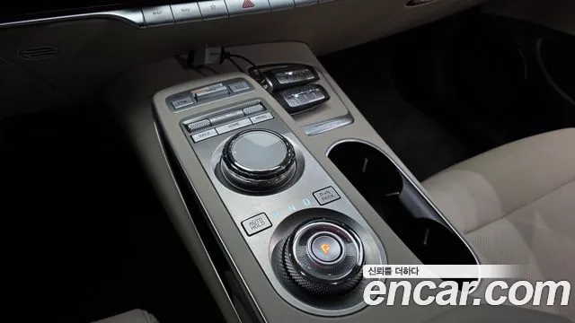 Genesis GV70 2.5T Бензин AWD — Фото автомобиля 9