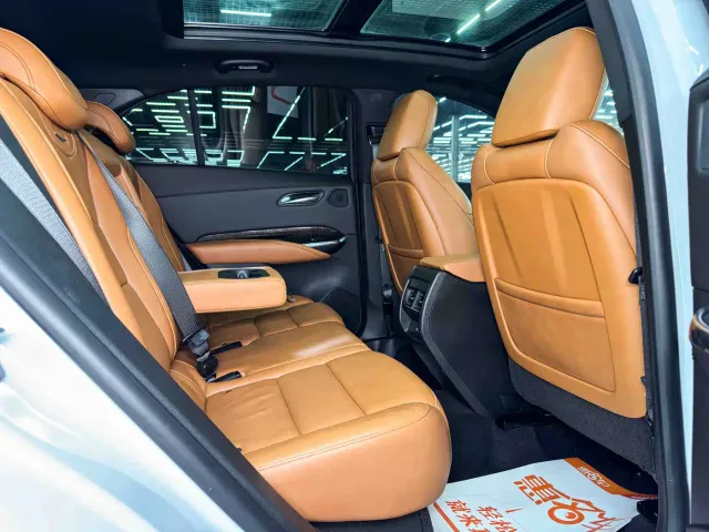 Cadillac XT4 — Фото автомобиля 19