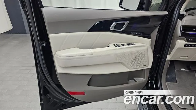 Kia Canival Новый Carnival 4 поколение Бензин 4 места Hi-Limousine — Фото автомобиля 21