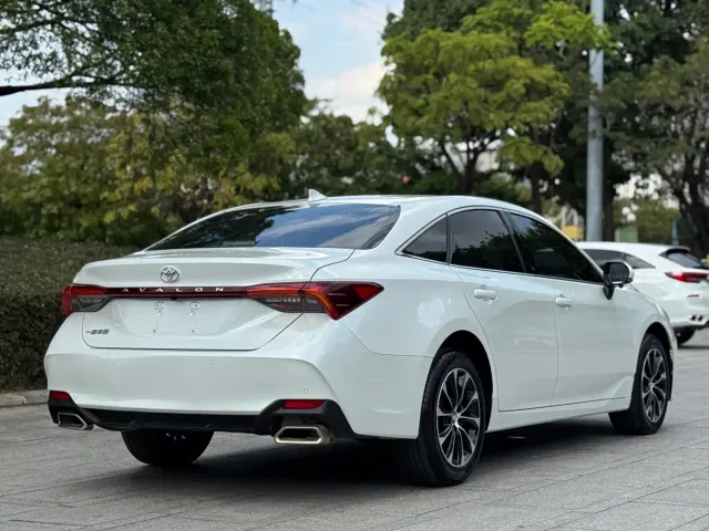 Toyota Avalon — Фото автомобиля 8