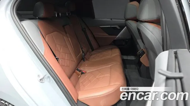 BMW 5 Series G60 — Фото автомобиля 18